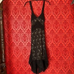 SALE!!  Beautiful!!  SACHIN + BABI Lace Dress size 4 w/Flesh color lining. Sexy!